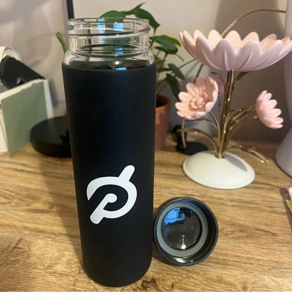 PELOTON NON-SLIP SILICONE GLASS WATER BOTTLE 16OZ